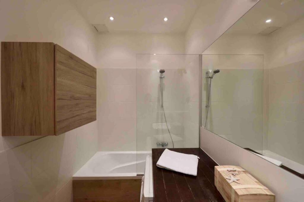 Spacious 1 Bedroom Belvedere Vienna
