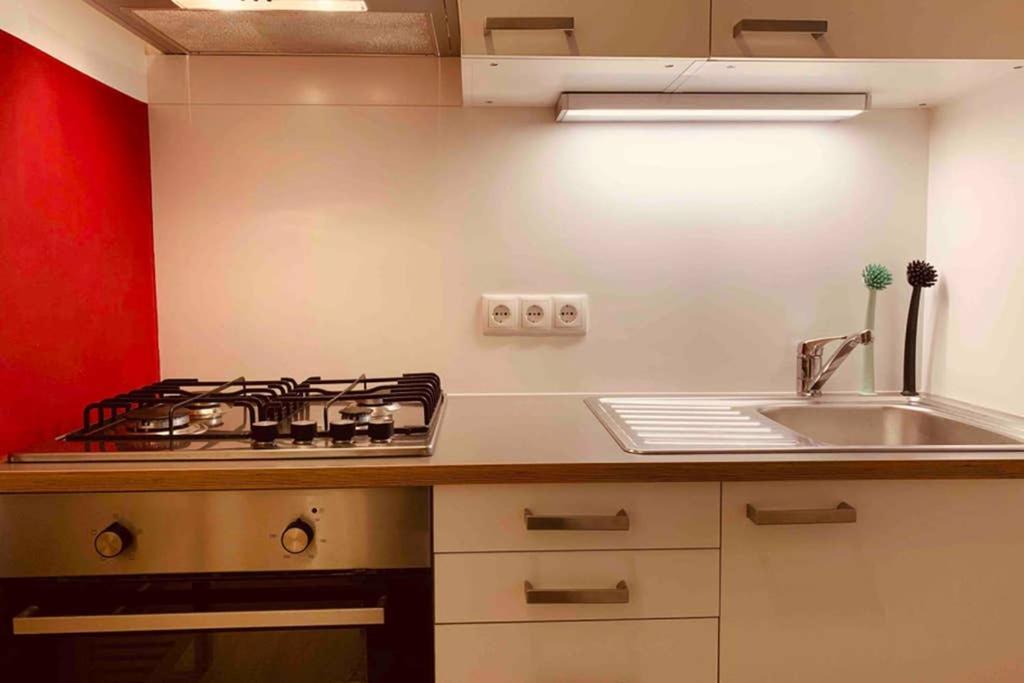 Spacious 1 Bedroom Belvedere Apartment *