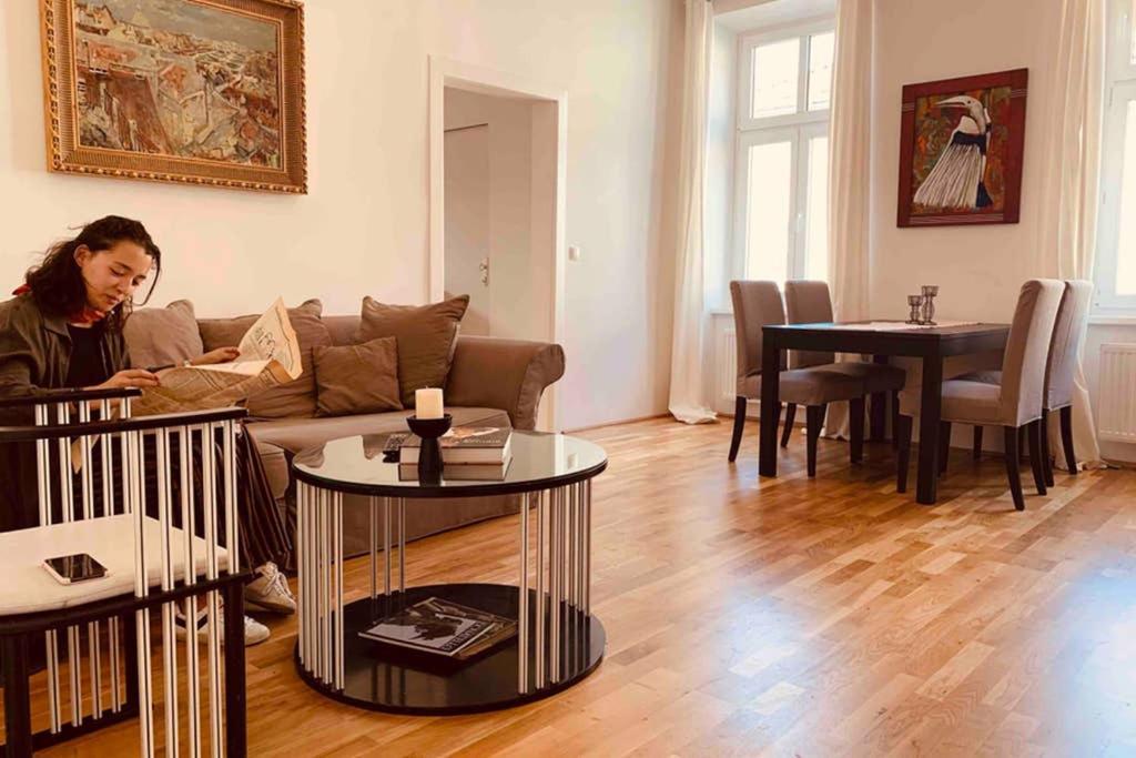 Spacious 1 Bedroom Belvedere